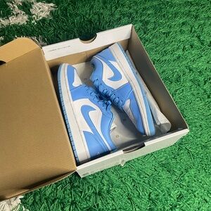 Air Jordan 1 Low UNC W